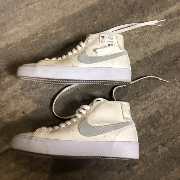 Nike blazers mid top women’s 5 - Picture 1 of 10